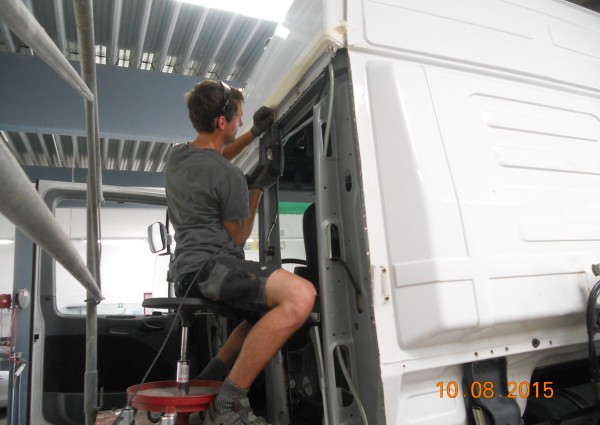 Unfallinstandsetzung LKW