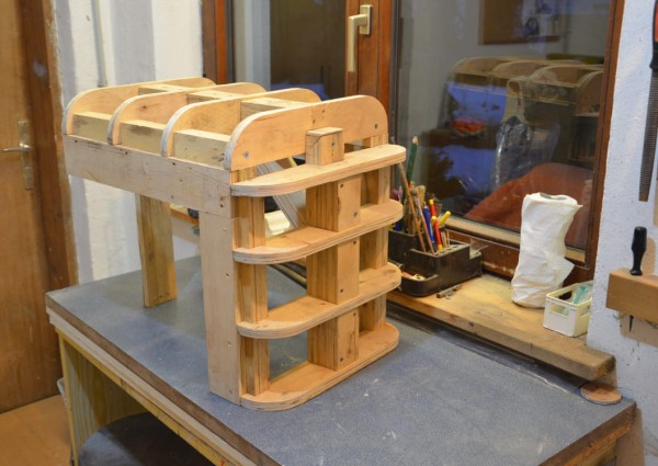 Handgefertigte Traktorhaube